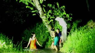 Prank pocong kunti bikin gagal fokus liat perawan semok dan montok ini mandi malam  Ghost prank [upl. by Yendahc434]