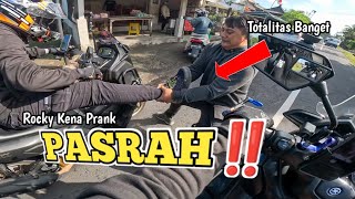 EMOSI MEMUNCAK‼️ ROCKY DI PRANK DI TENGAH JALAN NGGAK BISA BERKUTIK‼️ [upl. by Arahahs]