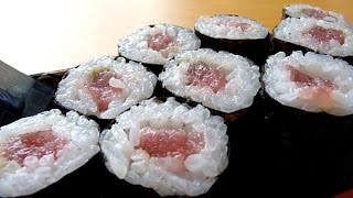 Eating Japanese food Washoku Sushi quotTekkamakiquot 鉄火巻き [upl. by Aleahpar]