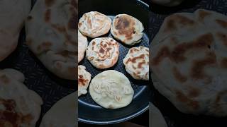 Recette de naan au fromage pour les amateurs de cuisine indienne 🇮🇳  Pain naan moelleux express [upl. by Slade]