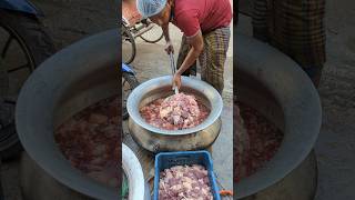 Washing the beef for cooking beef food beefshorts foodiebangali foodie [upl. by Denys]