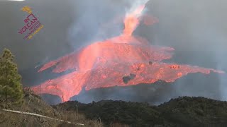 Coulée de lave spectaculaire du Cumbre Vieja à La Palma [upl. by Llerrad]