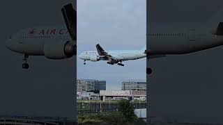 Air Canada Boeing 777200LR Aircraft LANDS in Sydney Airport Australia AC33 from Vancouver [upl. by Yelnek]