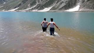 Swimming In Jheel Saiful Malooq Jheel ma nahate waqat kya hua lazmi deakhy [upl. by Clareta]