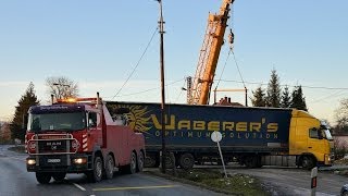 Megsüllyedt kamion műszaki mentése Gyöngyösfalu közelében [upl. by Hniv79]