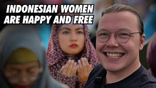 UK Traveller quotIndonesian Muslim Women are Happier than Western Womenquot [upl. by Thorley408]