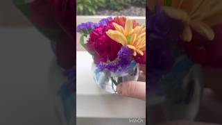 Made a vase for some flowers Oil love flowers 💐 adelfdesigns resin diy satisfying diycraft [upl. by Tnomal]