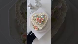 Love shape cake design। Valentine cake decoration।। cake shortvideoyoutubeshorts [upl. by Nador]