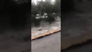 Buscan a joven que arrastró la corriente tras fuertes lluvias en Tlalnepantla [upl. by Meggi]