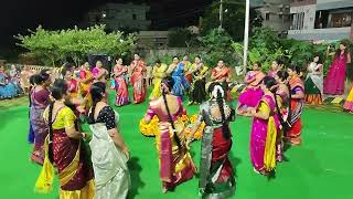 Bathukamma Bathukamma Uyyalo [upl. by Nawj]