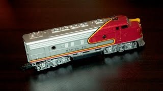 HO Scale Santa Fe Train Engine Locomotive Test [upl. by Seafowl935]