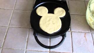 wafflera de Mickey Mouse funciona [upl. by Rizzo]