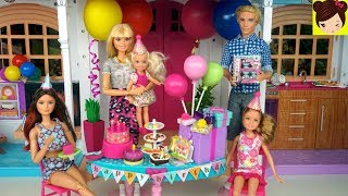 Barbie Fiesta de Cumpleaños Sorpresa Para Chelsea  Los Juguetes de Titi [upl. by Itak]