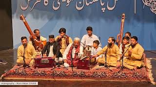 APMC  Ustad Fareed Ayaz and Abu Muhammad Qawwal and Group  Barajori Nahi Re Kanhai Paniya Bharan [upl. by Samoht246]