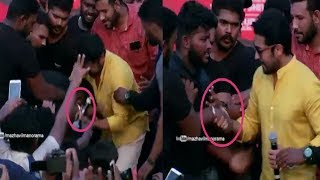 Suriya Fights for his fan at Kerala [upl. by Barling299]