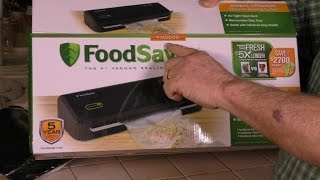 FoodSaver FM2000 Vacuum Sealer Review [upl. by Norraj]