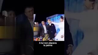 Lo sposo si scaglia contro la sposa [upl. by Pollie]