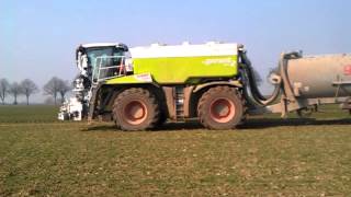 CLAAS XERION 4000 Saddle trac mit Garant Aufbau [upl. by Arim728]