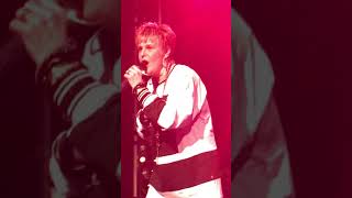 Hazell Dean singing “Who’s leaving who” at Pontins Southport 2018 [upl. by Nagrom]