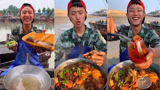 Fisherman Dagang ate big lobster octopus conch scallop seabass and kelpyummy seafoodboil [upl. by Mutz]