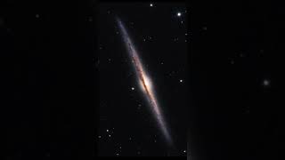 NGC 4565 A Galáxia Agulha Deslumbrante do Universo universoecia shorts viralvideo [upl. by Drogin887]