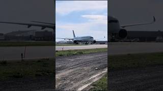 Avião da Airfrance taxiando em pré decolagem no Aeroporto Internacional Ottawa MacdonaldCartier [upl. by Crow]