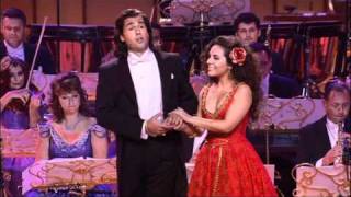 Wer Uns Getraut sung by Carmen Monarcha and Morschi Franz in Dresden [upl. by Natsreik]