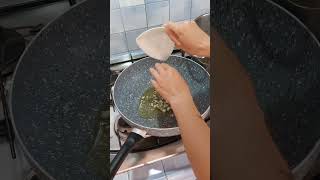 Ricetta Pasta con Pomodorini Gialli Datterini e Basilico [upl. by Nytsirhc]