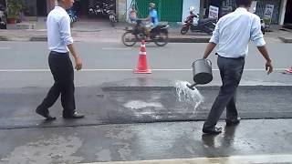 Trình diễn thi công bê tông asphalt nhựa nguội Carboncor tại Long An [upl. by Nail]