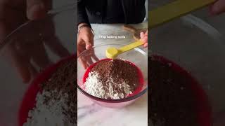 7 MINUTE EGGLESS RED VELVET CAKE RECIPE  HOW TO MAKE CAKE IN A MICROWAVE shorts [upl. by Elita]