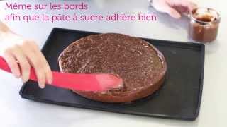 Préparer son gâteau pour la pâte à sucre [upl. by Sivie]