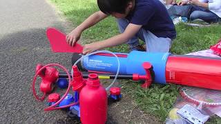 超巨大ペットボトルロケット、公園で発射！ ultra big petbottle rocketBanzai Titan Blast Rocket [upl. by Darom]