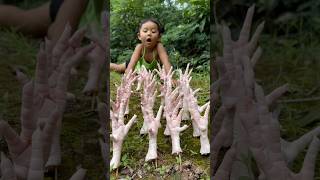 Survival Skills Single mom with chicken legs in forest camping bushcraft outdoor survival [upl. by Allison]