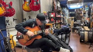 Playing Jim Hall’s D’Aquisto guitar at the fantastic guitar store ”Walkin” in Tokyo🇯🇵 Jazz Guitar [upl. by Naara]