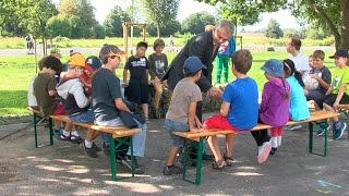 Ferienspaß auf dem Flugplatz Bonames mit Peter Feldmann [upl. by Sharona917]