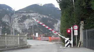 Passaggio a livello di via San Lorenzo  Oulx TO  Level Crossing  Spoorwegovergang [upl. by Adlaremse]