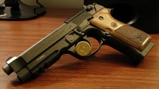 ベレッタ 92A1実銃レビュー [upl. by Keynes]