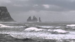 Kap Dyrhólaey Island Atlantik Sturm Wellen Halbinsel Iceland Felsnadel [upl. by Aicercal]