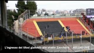 L’ingresso dei tifosi gialloblù allo stadio Zaccheria [upl. by Adnocahs536]