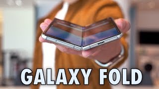 Jai testé le smartphone pliable de Samsung  Galaxy Fold [upl. by Nofpets]