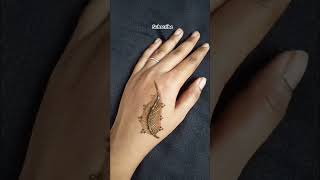 Simple mehndi design 💚💫✨ mehndi short viral shortvideo youtubeshort simplemehndi [upl. by Richmal]