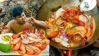 Cooking Tomyam Spicy Thai SeafoodSquidShrimpLobster Soup the Famous Spicy Food in Thailand [upl. by Releyks]