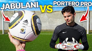 PORTERO PROFESIONAL SE ENFRENTA A 100 TIROS DE UN JABULANI Y LE METEN  GOLES [upl. by Harimas]