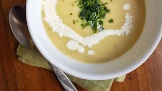 Sopa de batata com alhoporó  quotVichyssoisequot  BrisandoNaCozinha [upl. by Balf]