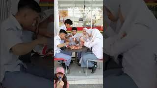 BANTU PAK GURU DORONG MALAH BELI CEMILAN SOSIS DI INDOMARET JADI ⁉️😱shorts funny dubbing [upl. by Honorine988]