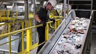 Recycling plastics – Resource efficiency with an optimized sorting method [upl. by Abehs]