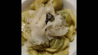 Cappellacci ricotta e spinaci con raspadura pastafresca food [upl. by Mordy]