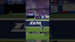 That lateral was not doing NOTHING 😂 madden25 madden nflfootball nfl [upl. by Leinnad]