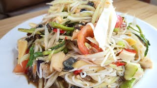 spicy green papaya salad with snail tasty streetfood food  Thai Flavors [upl. by Ydwor41]