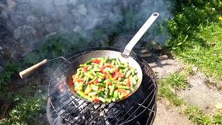 Czaja Feuerschalen  Kochen mit der Eisenpfanne auf dem Grill  Grillen Barbecue BBQ [upl. by Adella]